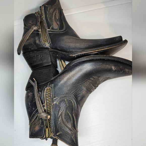 Freebird Wolfie Black distressed Western Ankle Bootie Size 6 - Picture 9 of 15